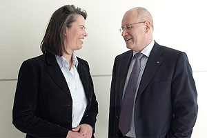 Tamara Zieschang im Gesprch mit dem Fraktionsvorsitzenden der CDU/CSU im Deutschen Bundestag, Volker Kauder
